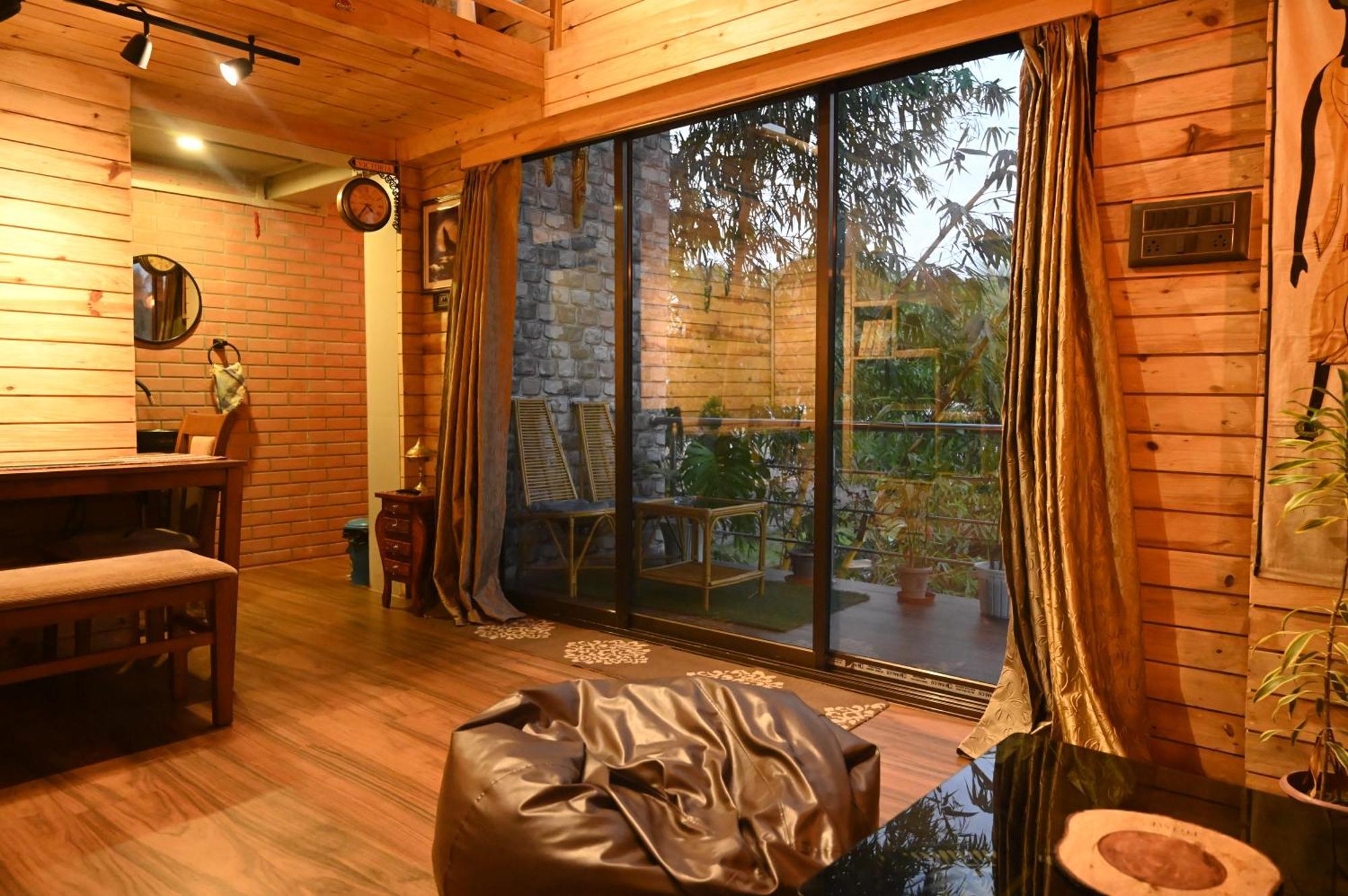 Bed and Breakfast The Cabin By The Bayou Гувахати Экстерьер фото